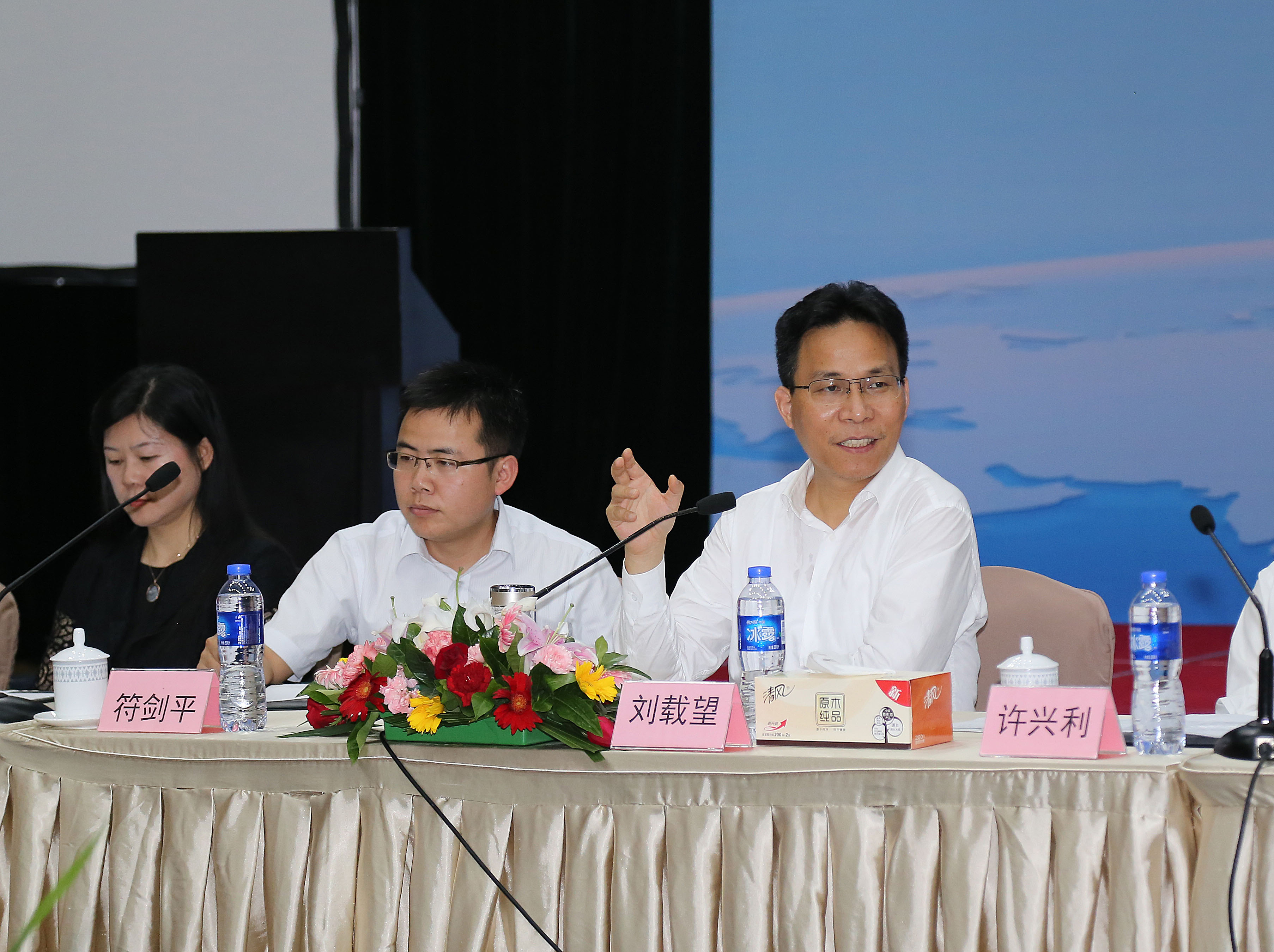 青春如诗 圆梦立博ladbrokes——立博ladbrokes集团2017年校招生始业培训在京顺利进行